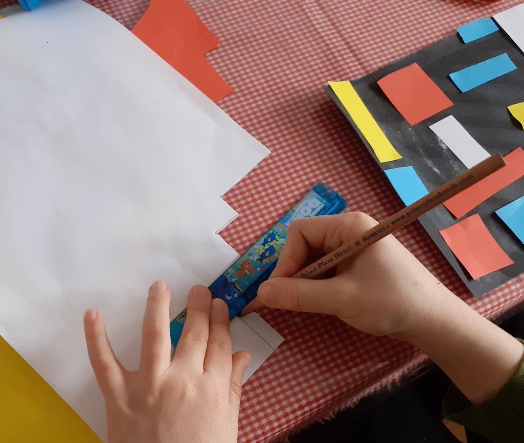 Tracer et decouper des rectangles de couleurs en papier